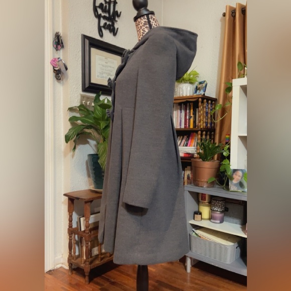 Charming Charcoal Gray Girl’s ROTHSCHILD Winter Coat. - Picture 3 of 7